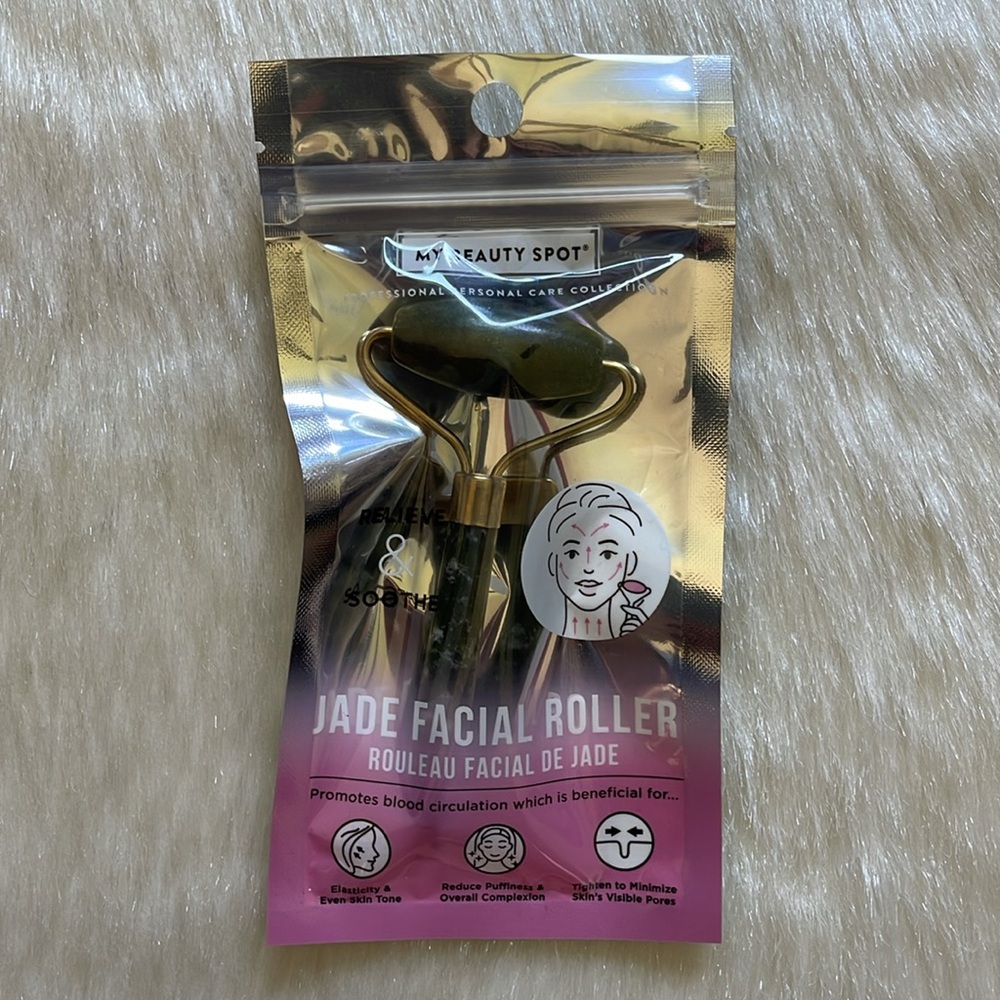 Jade Facial Roller & Fruit Tea Vitamin Infused Moisturizing Sheet Mask Set - Picture 3 of 12
